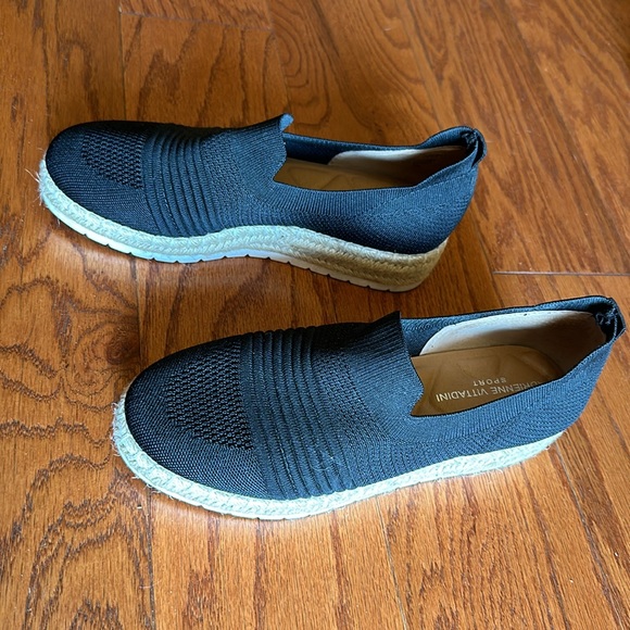 Lightly worn Adrienne Vittadini Sport 8M slip ons black rope bottom Cushion sole - Picture 2 of 4